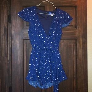 NWT Star printed romper ⭐️